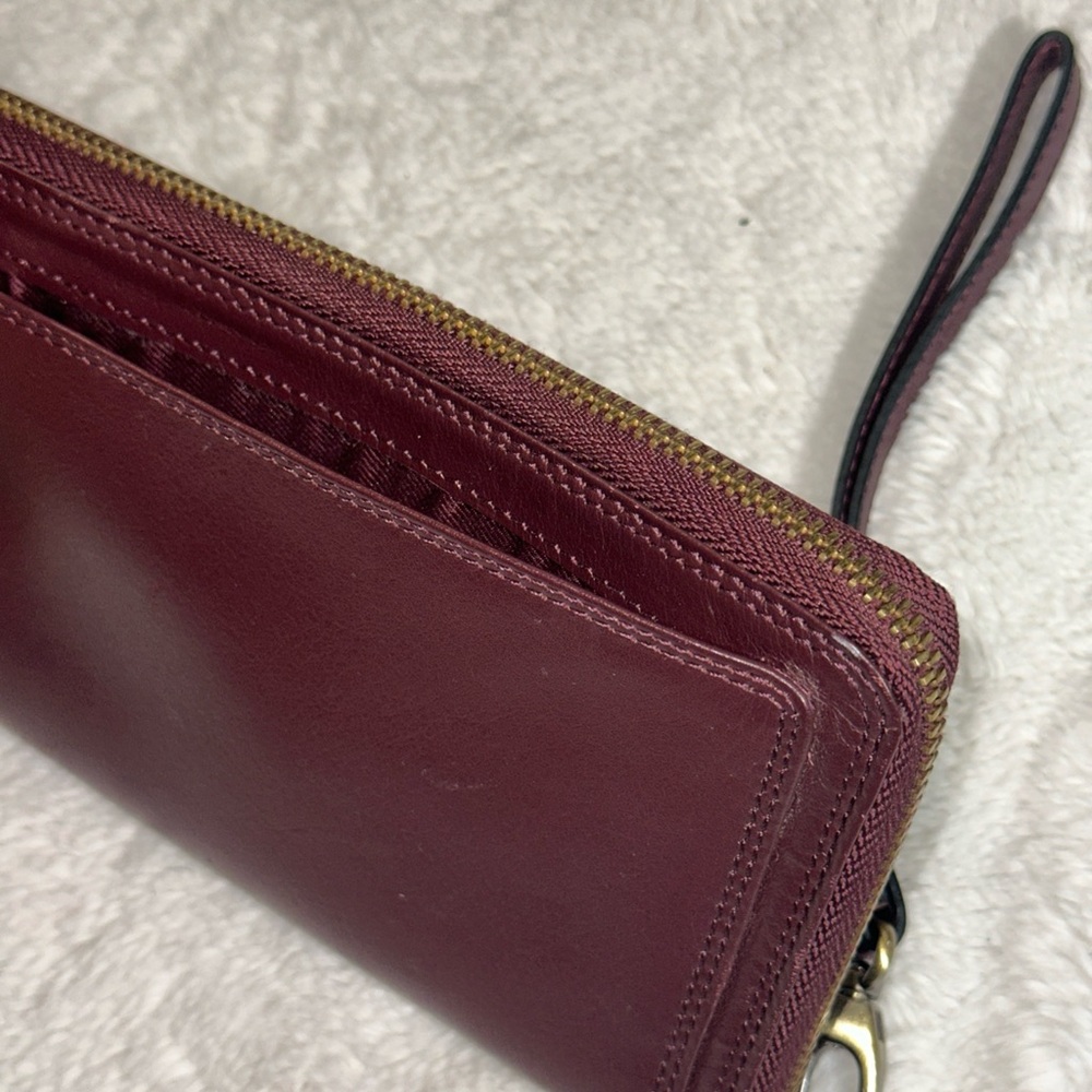 GH Bass Burgundy Leather Wristlet Wallet - Picture 6 of 6